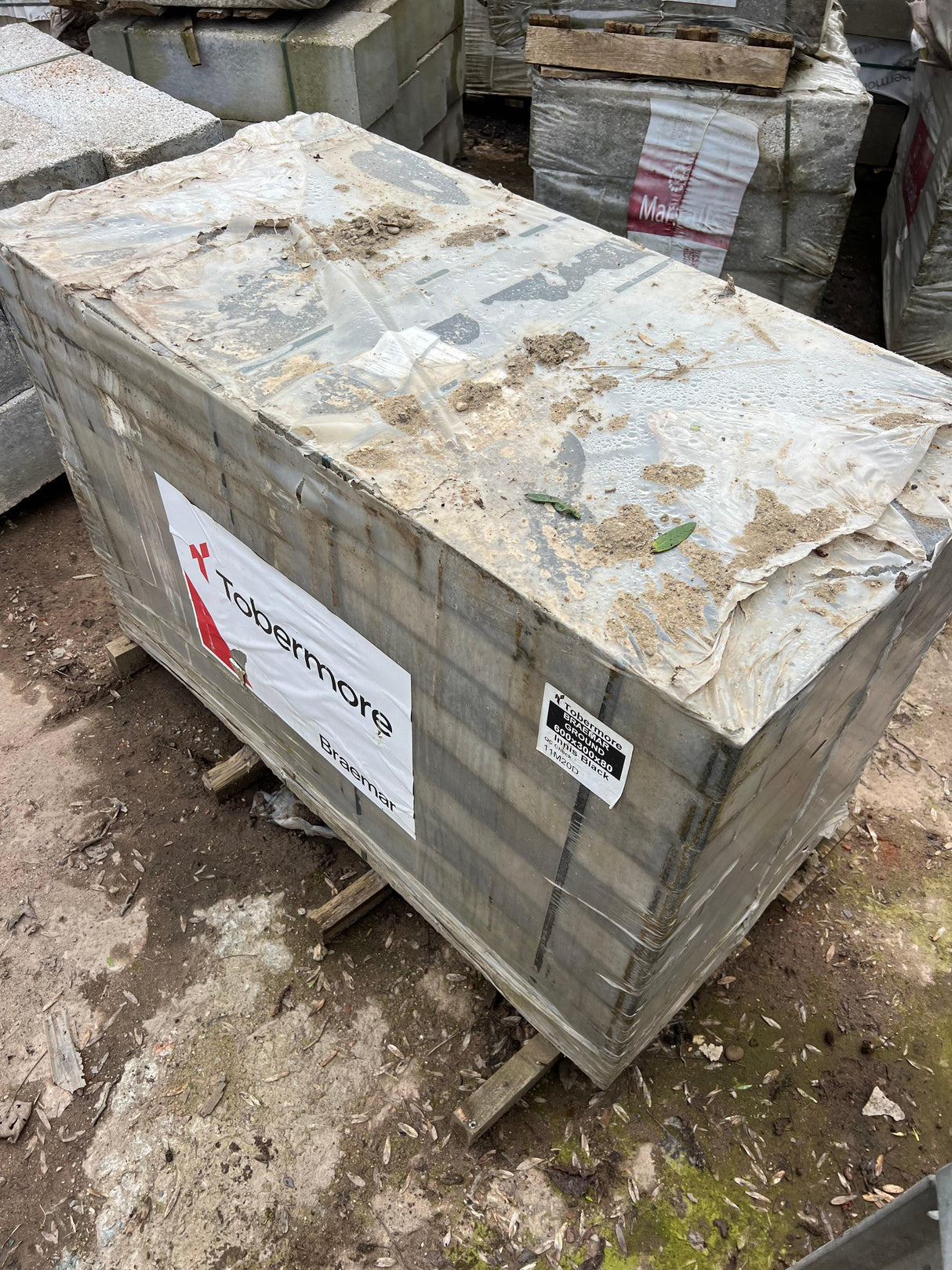 Tobermore Braemar Ground 600x300x80 Innis Black Paving Slabs - Reclaimed Brick Company