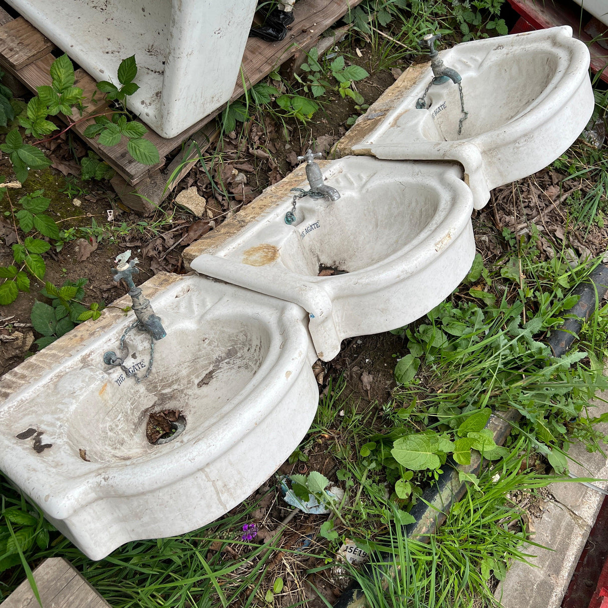 Vintage Triple Sink with Cold Water Taps - Reclaimed Brick Company