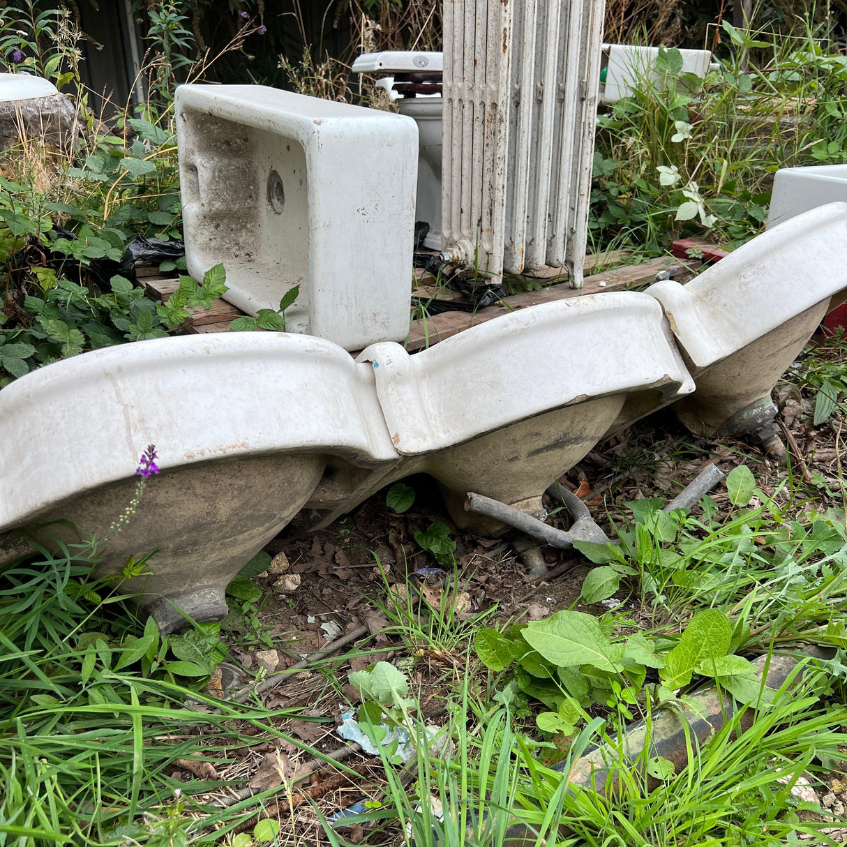 Vintage Triple Sink with Cold Water Taps - Reclaimed Brick Company