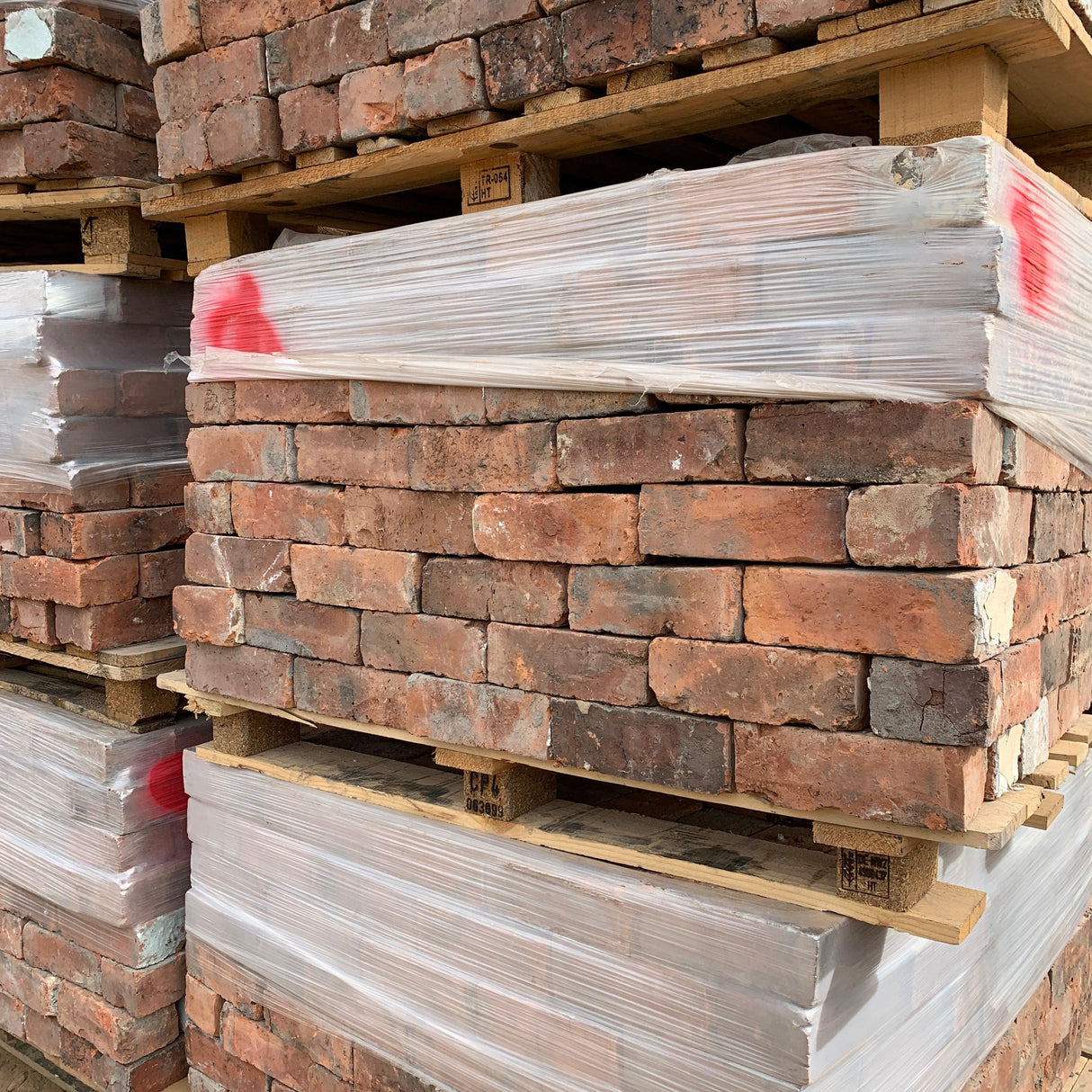 Wirecut Imperial Reclaimed Bricks | Pack of 250 Bricks - Reclaimed Brick Company