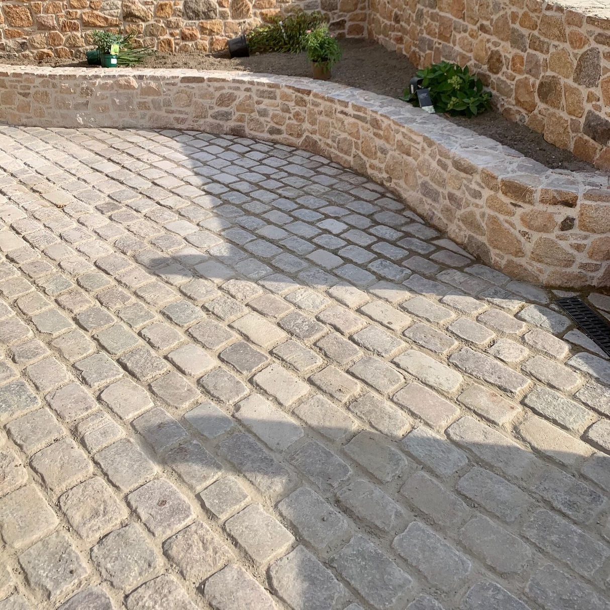 Reclaimed Granite Cobble Patio in Chipping Norton