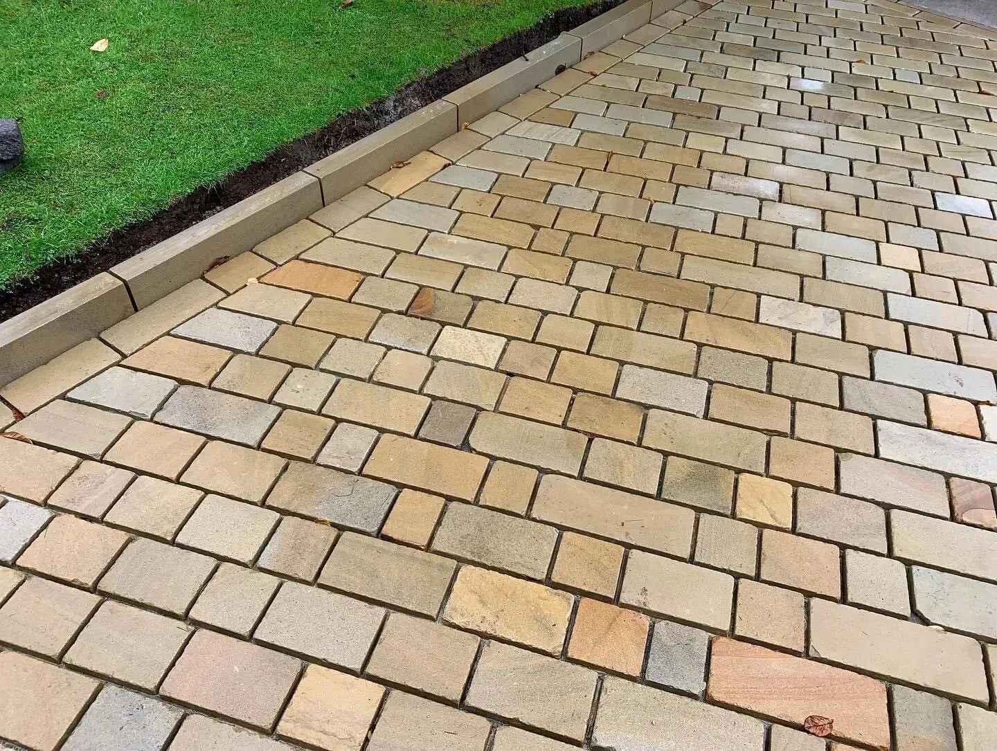 How & Where to Use Reclaimed Cobble Tops – Design, Performance & Practical Application