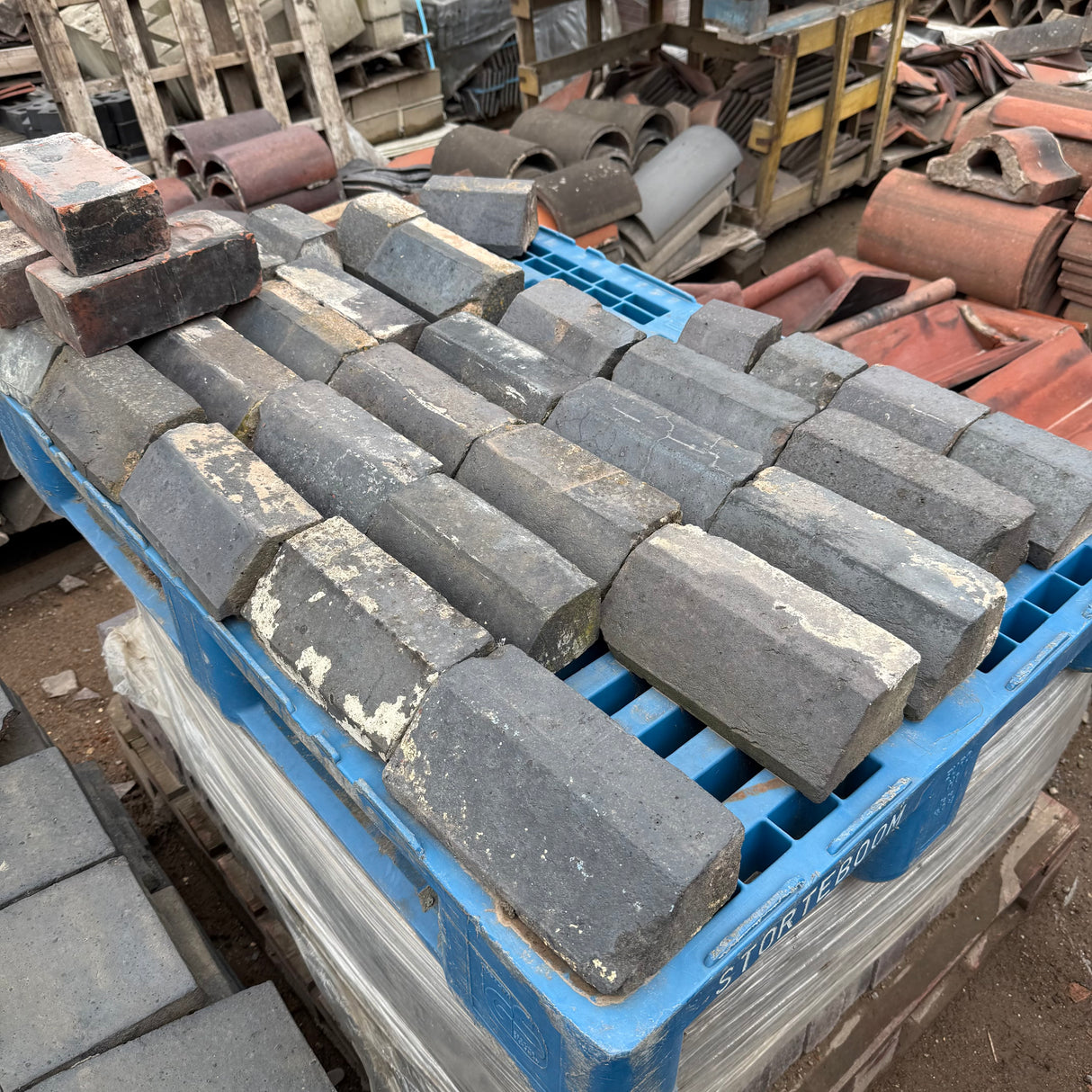 Reclaimed Imperial Blue Plinth Bricks