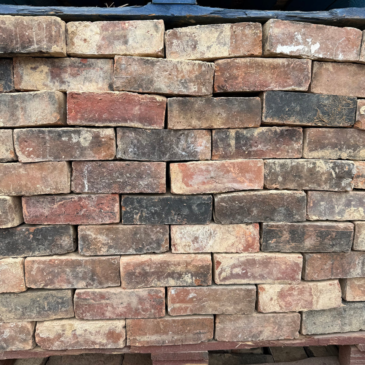 Reclaimed Staffordshire Handmade Bricks | Pack of 250 Bricks | Free Delivery