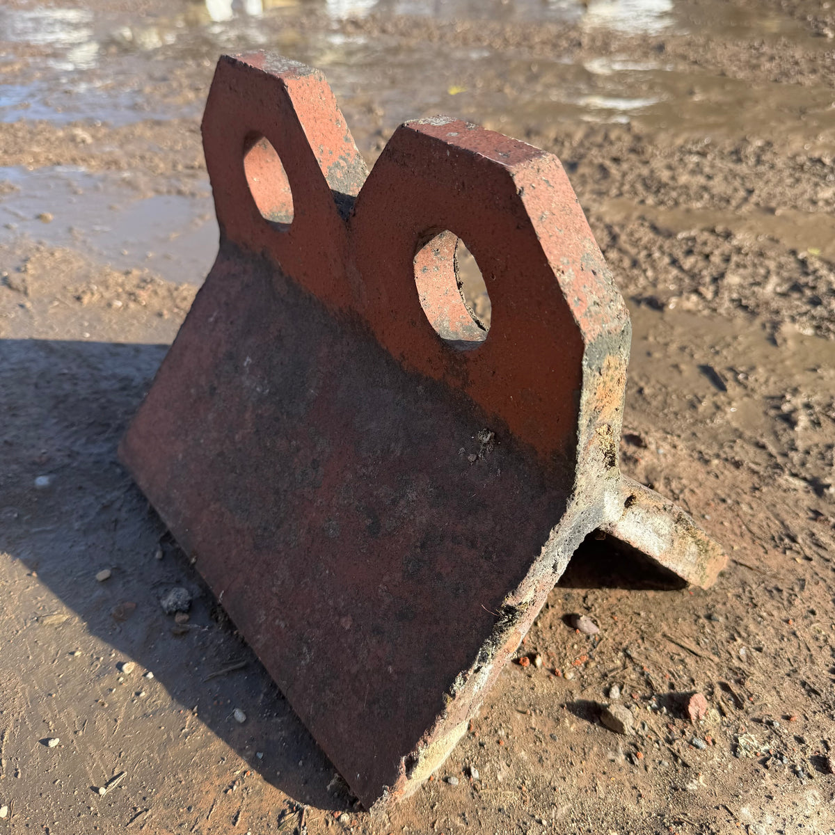 Reclaimed Red Two Hole Crested Clay Ridge Tile