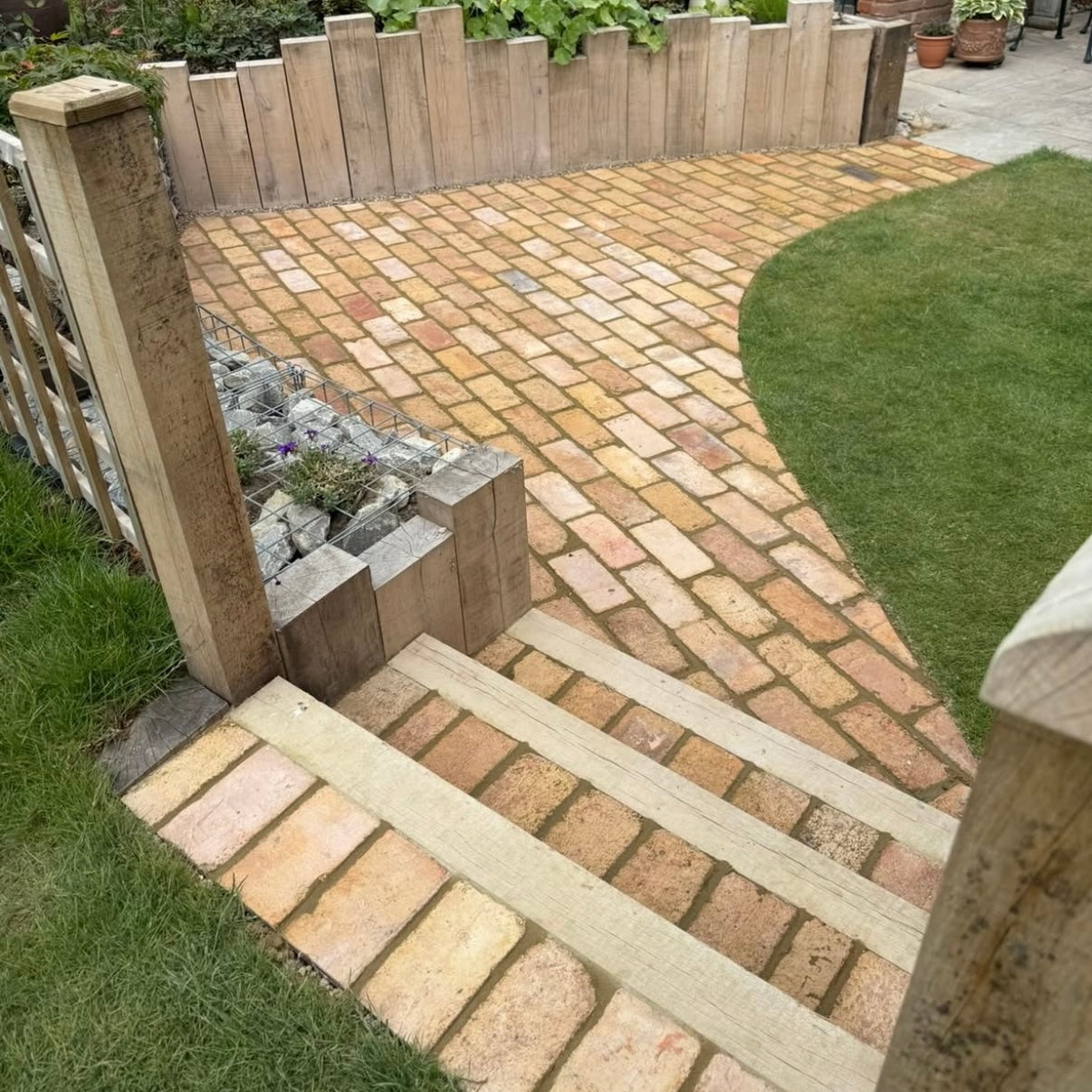 Reclaimed Yellow Clay Paving Bricks | Pack of 250 Bricks | Free Delivery