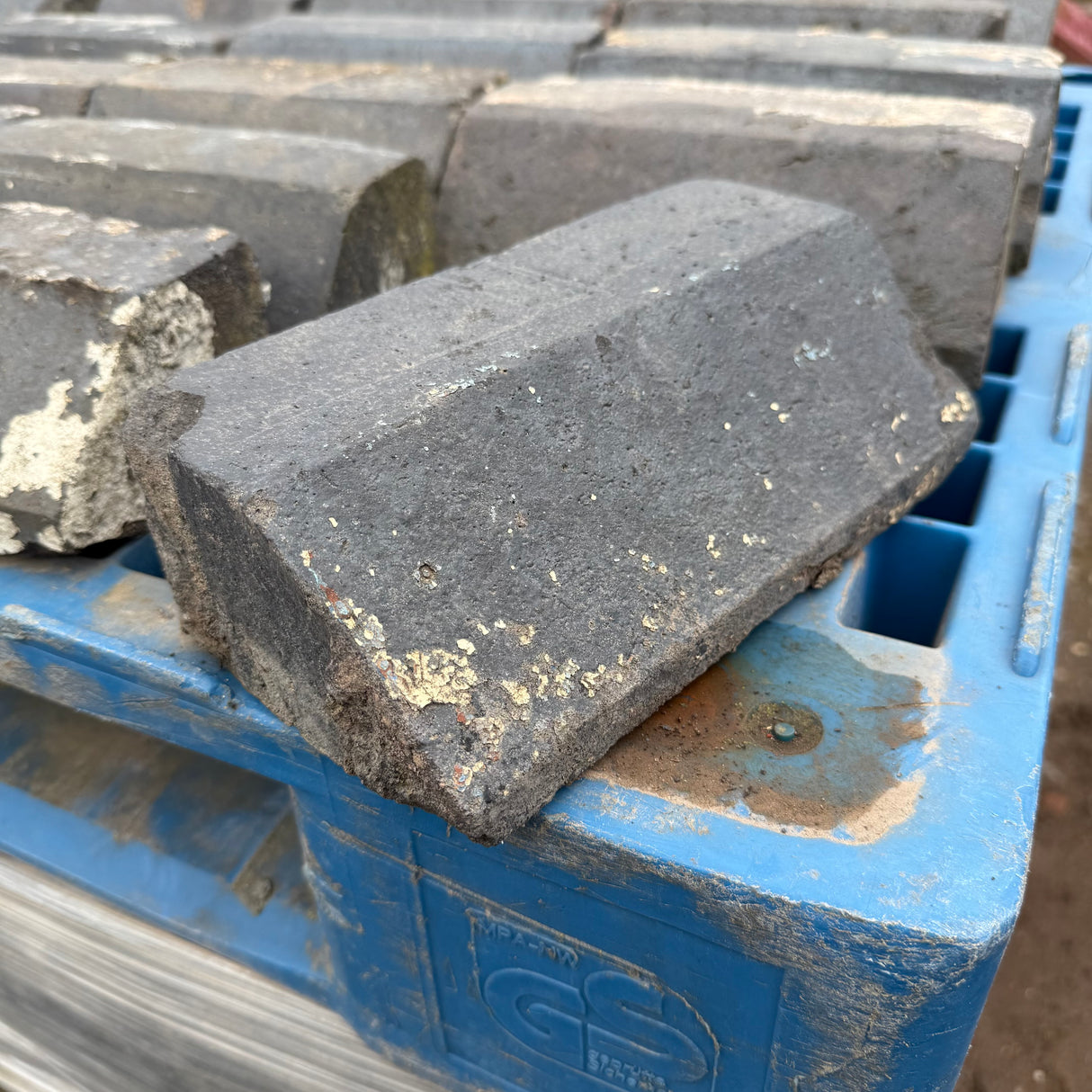 Reclaimed Imperial Blue Plinth Bricks