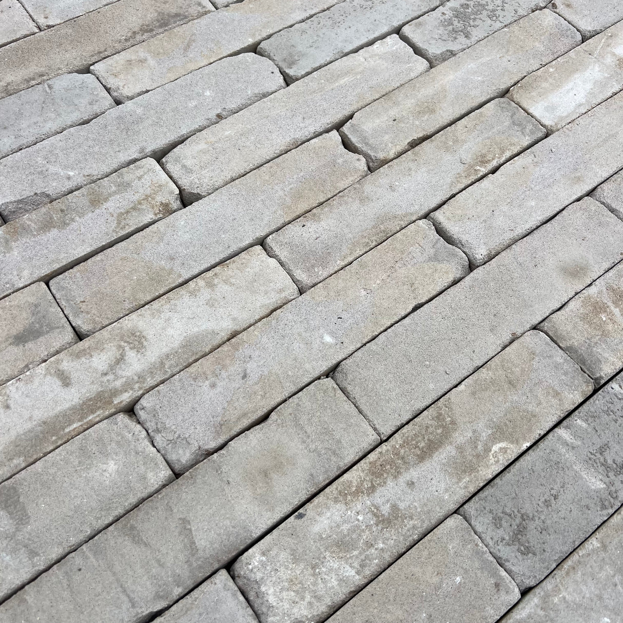 Reclaimed White Linear Bricks | Pack Of 400 Bricks | Free Delivery