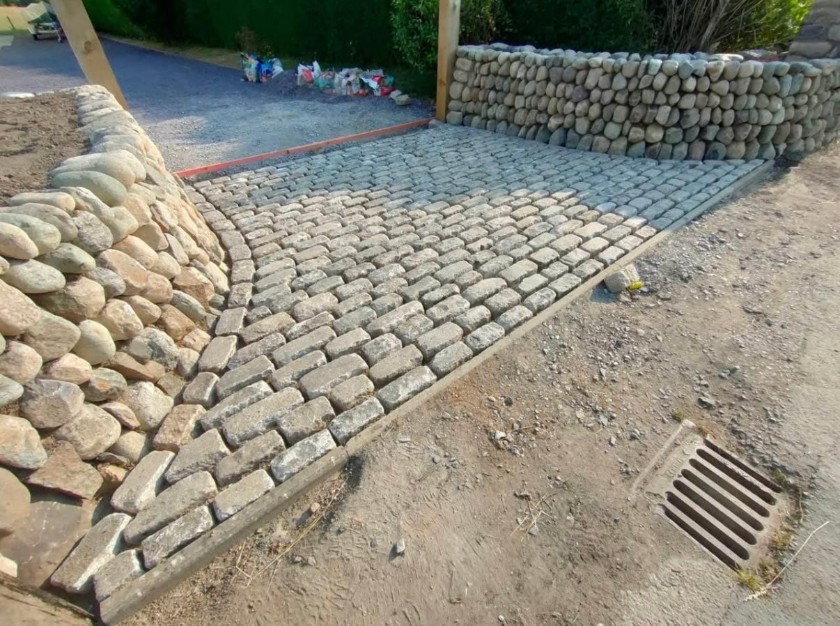 Reclaimed Elongated London Granite Cobble Setts - Bulk Bag