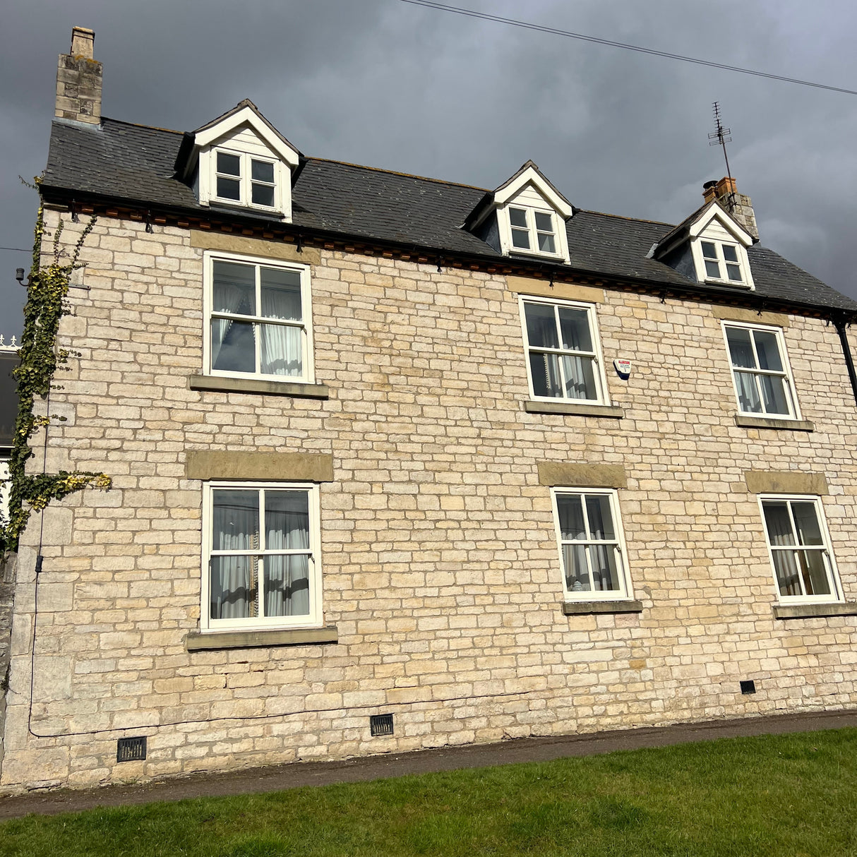 Tumbled Cream Limestone Building Stone - Per SQM