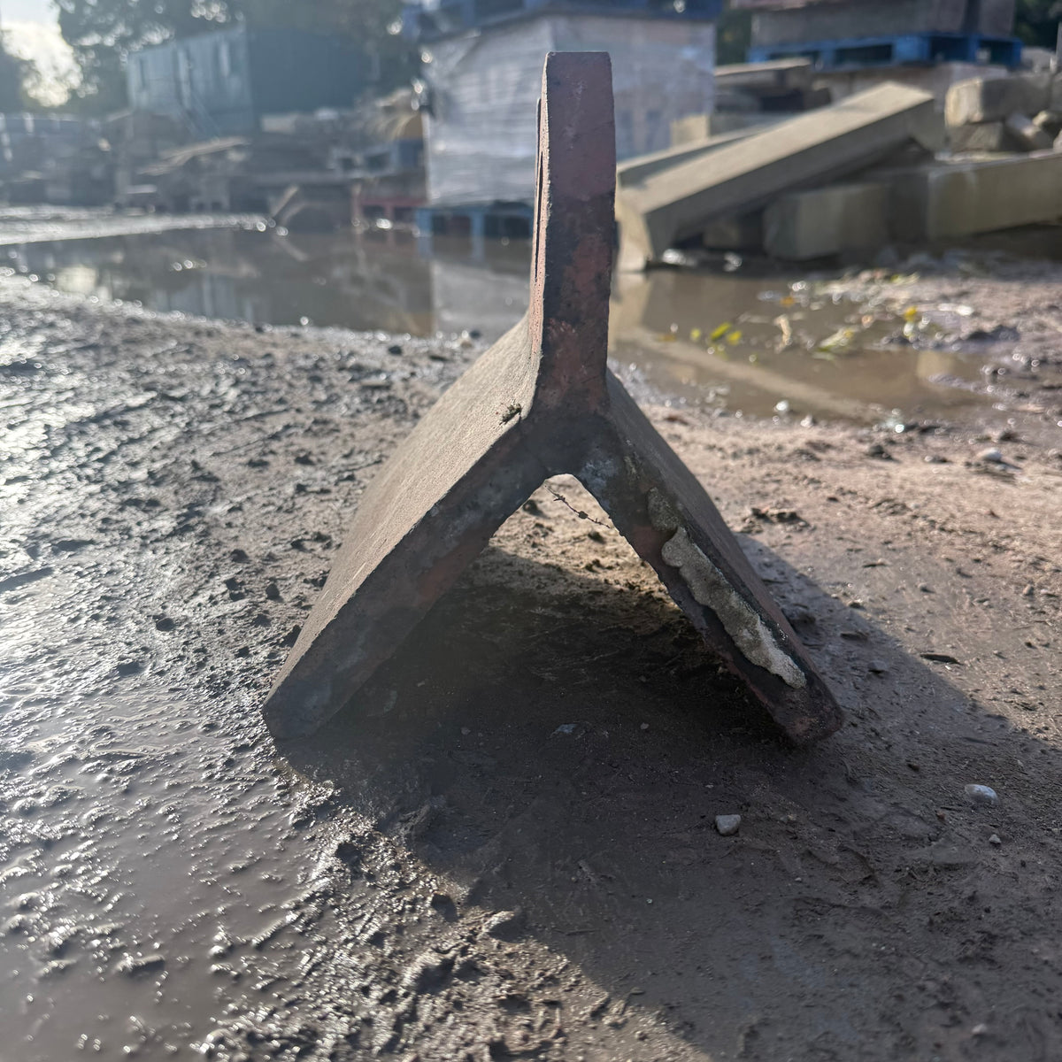 Reclaimed Red Two Hole Crested Clay Ridge Tile