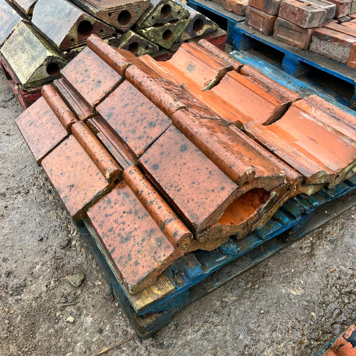 Reclaimed Terracotta Red Wall Coping - Job Lot