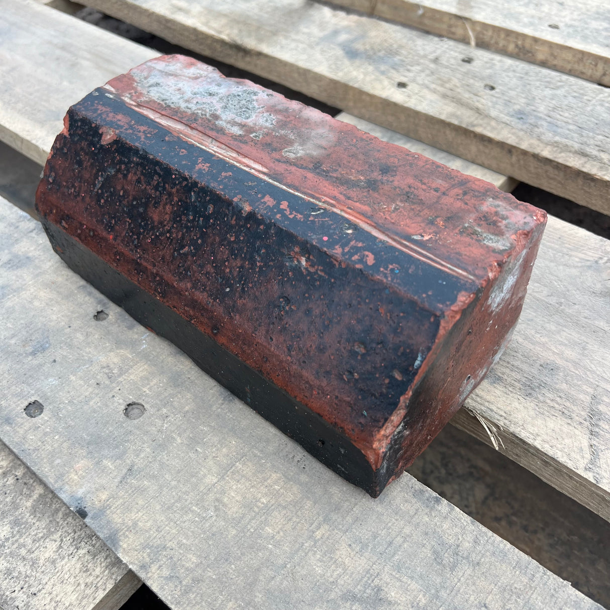 Reclaimed Weathered Red Plinth Brick