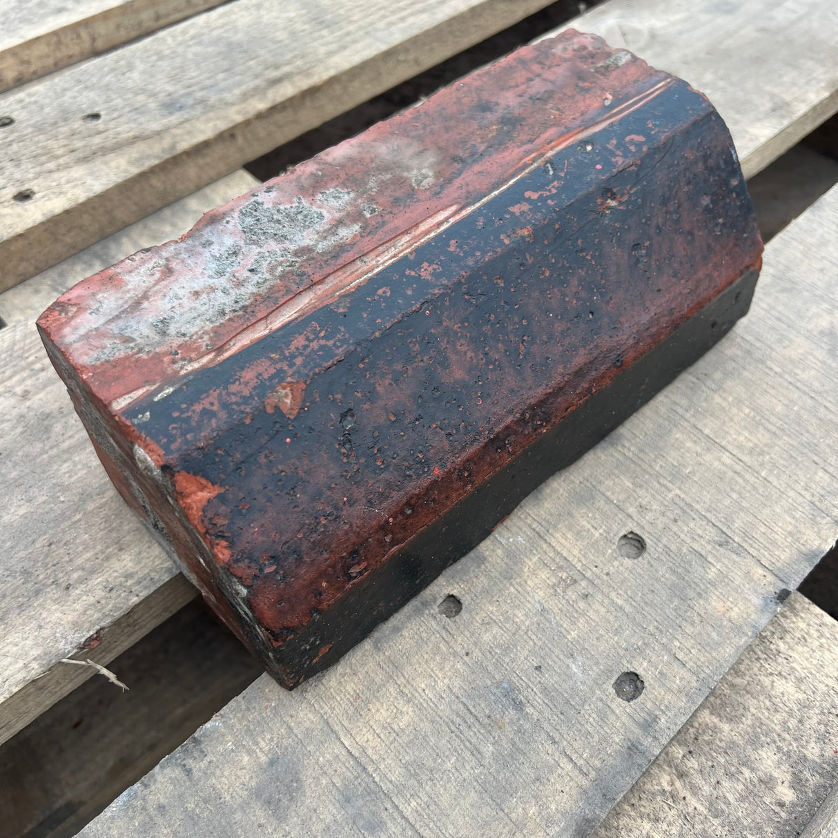 Reclaimed Weathered Red Plinth Brick