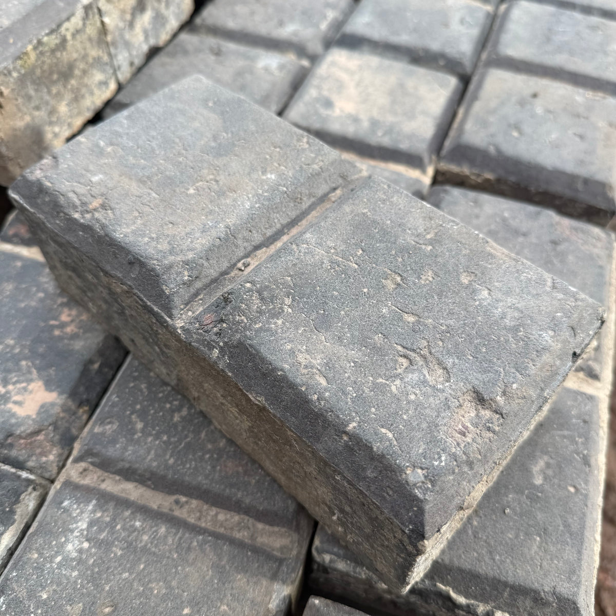 Reclaimed Staffordshire Blue 2 Bar Stable Paver
