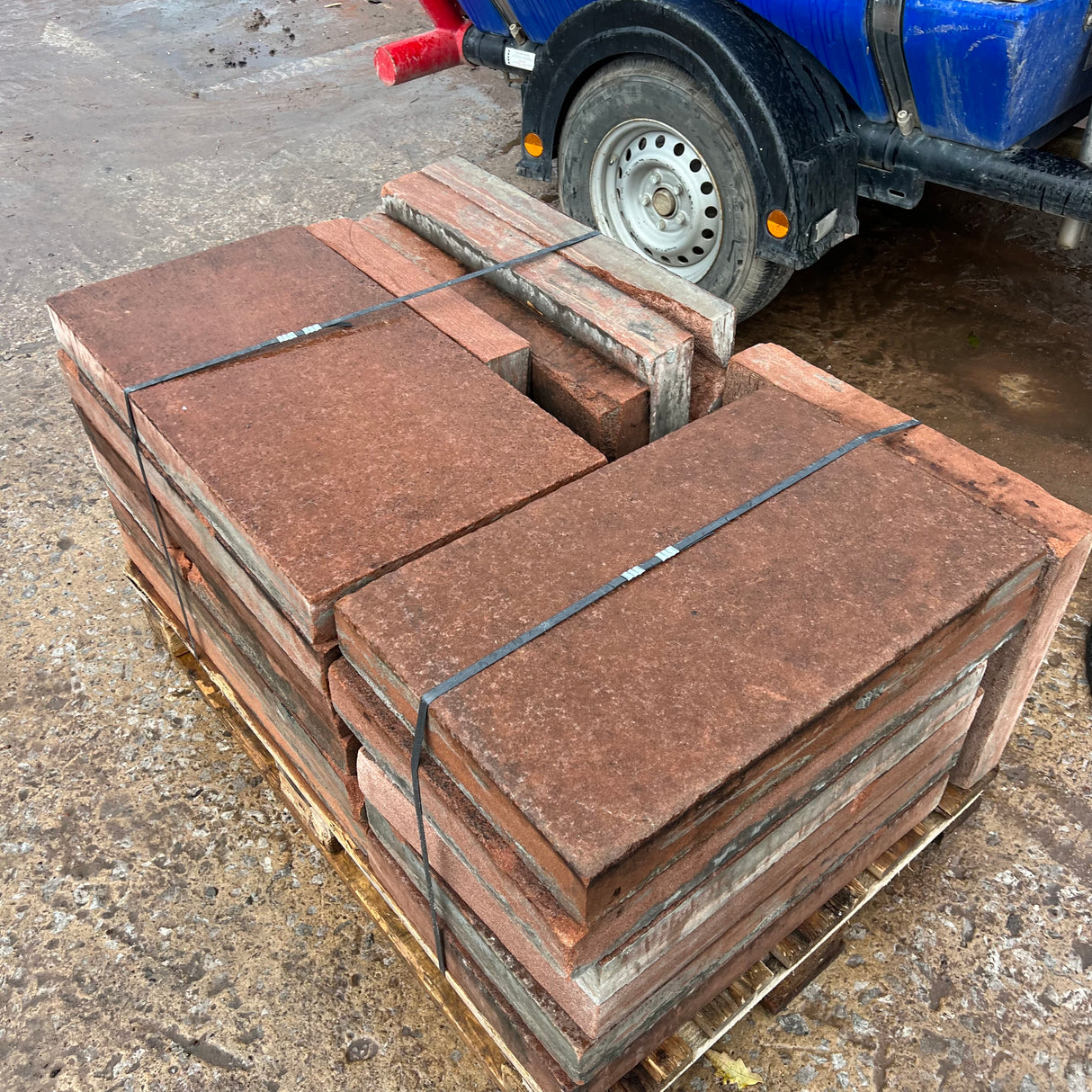 Reclaimed Sawn Red Sand Stone Paving Flag Stones