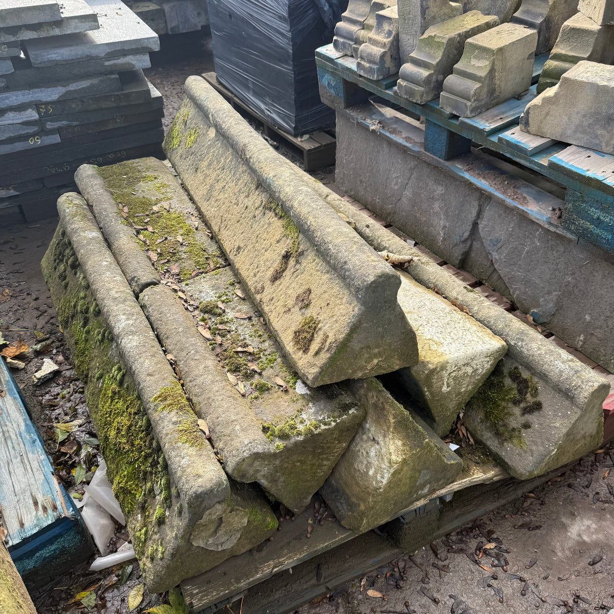 Reclaimed Roll Top Stone Wall Coping - Job Lot