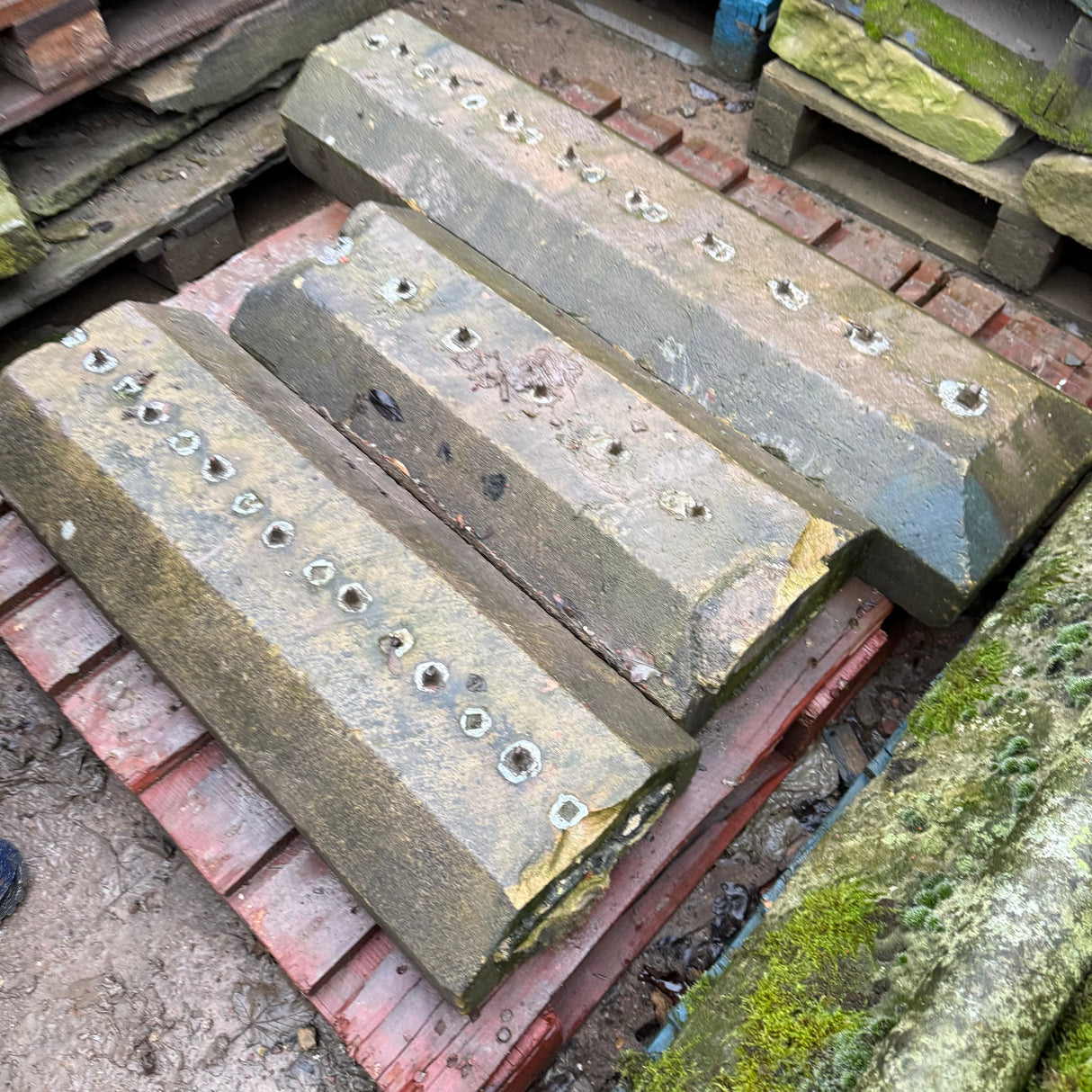 Reclaimed Stone Coping - Job Lot