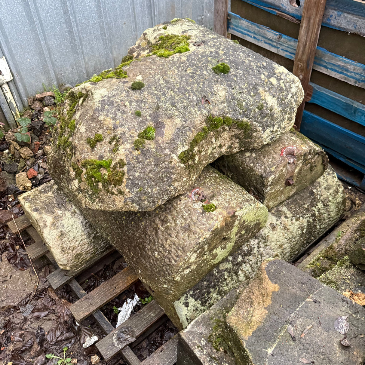 Reclaimed Stone Coping - Job Lot