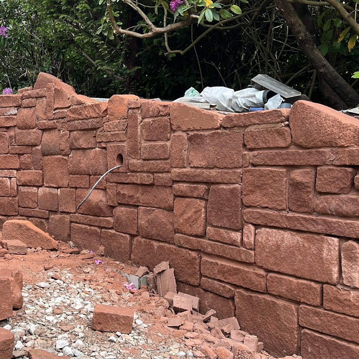 Tumbled Cheshire Red Sandstone Walling - Per Bag