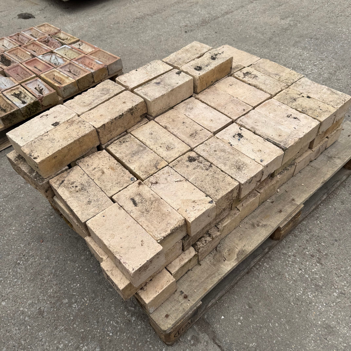 Reclaimed 73mm Yellow Pressed Bricks - Job Lot of 98