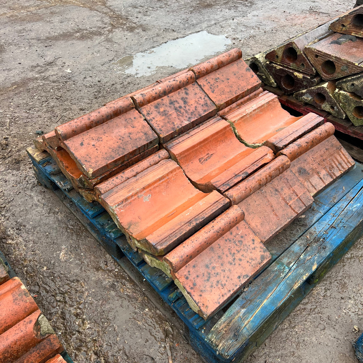 Reclaimed Terracotta Red Wall Coping - Job Lot