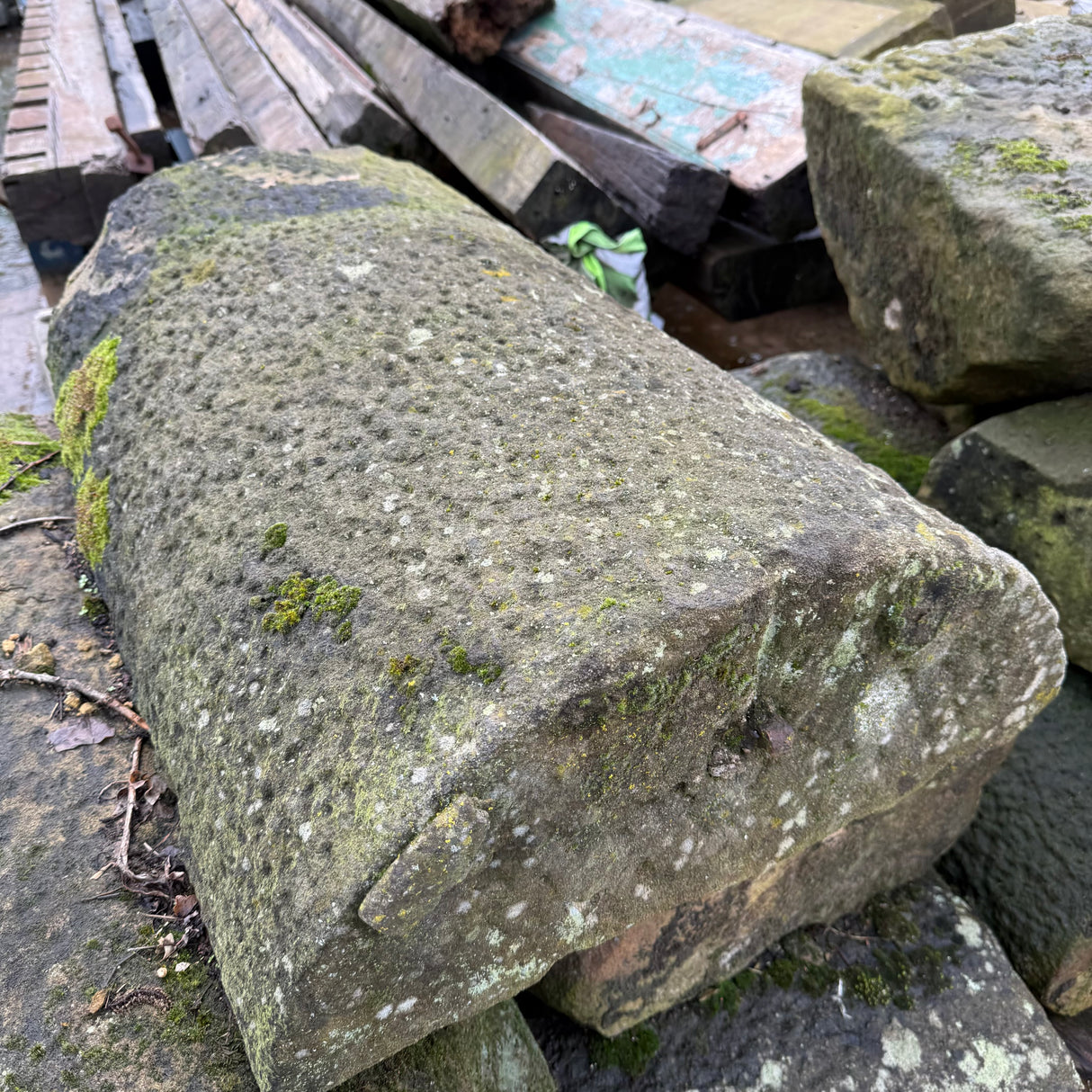 Reclaimed Round Stone Coping - Job Lot