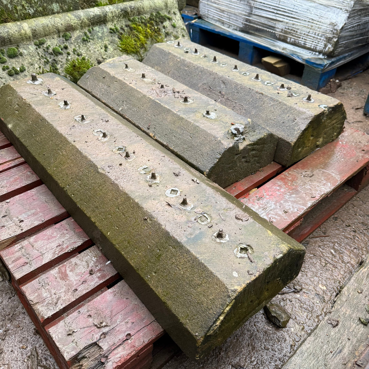 Reclaimed Stone Coping - Job Lot
