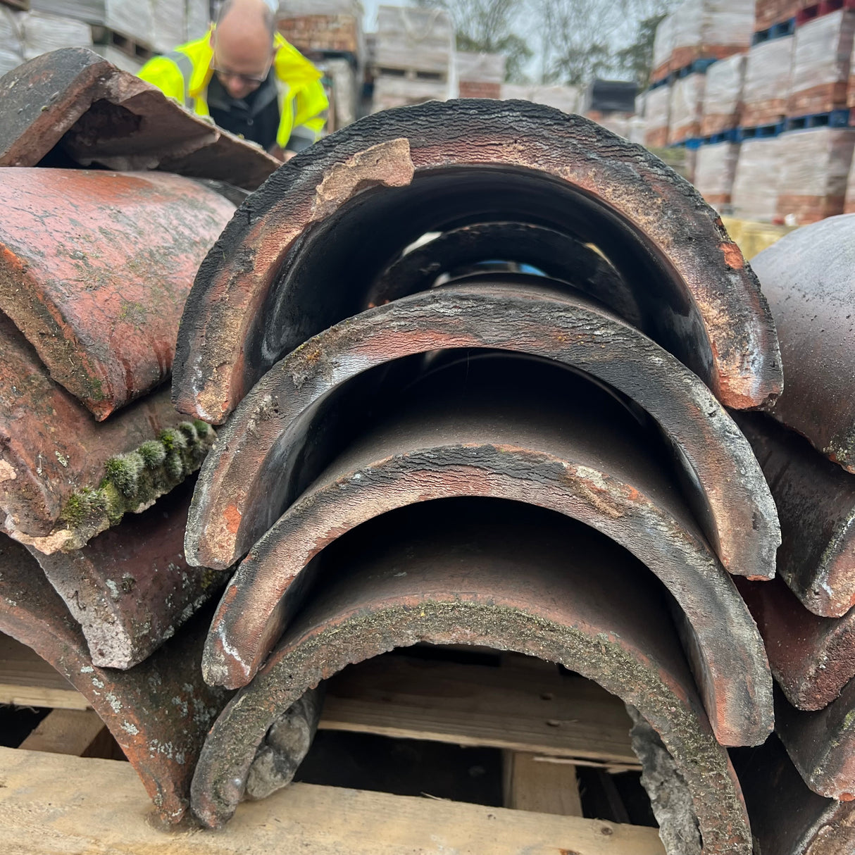 Reclaimed Red Half Round Roof Ridge Tiles - Job Lot