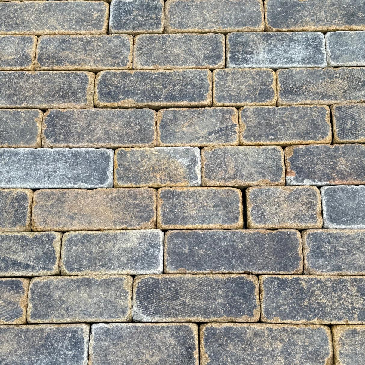 Weathered Yorkshire Stone Setts - 100mm x Random Lengths