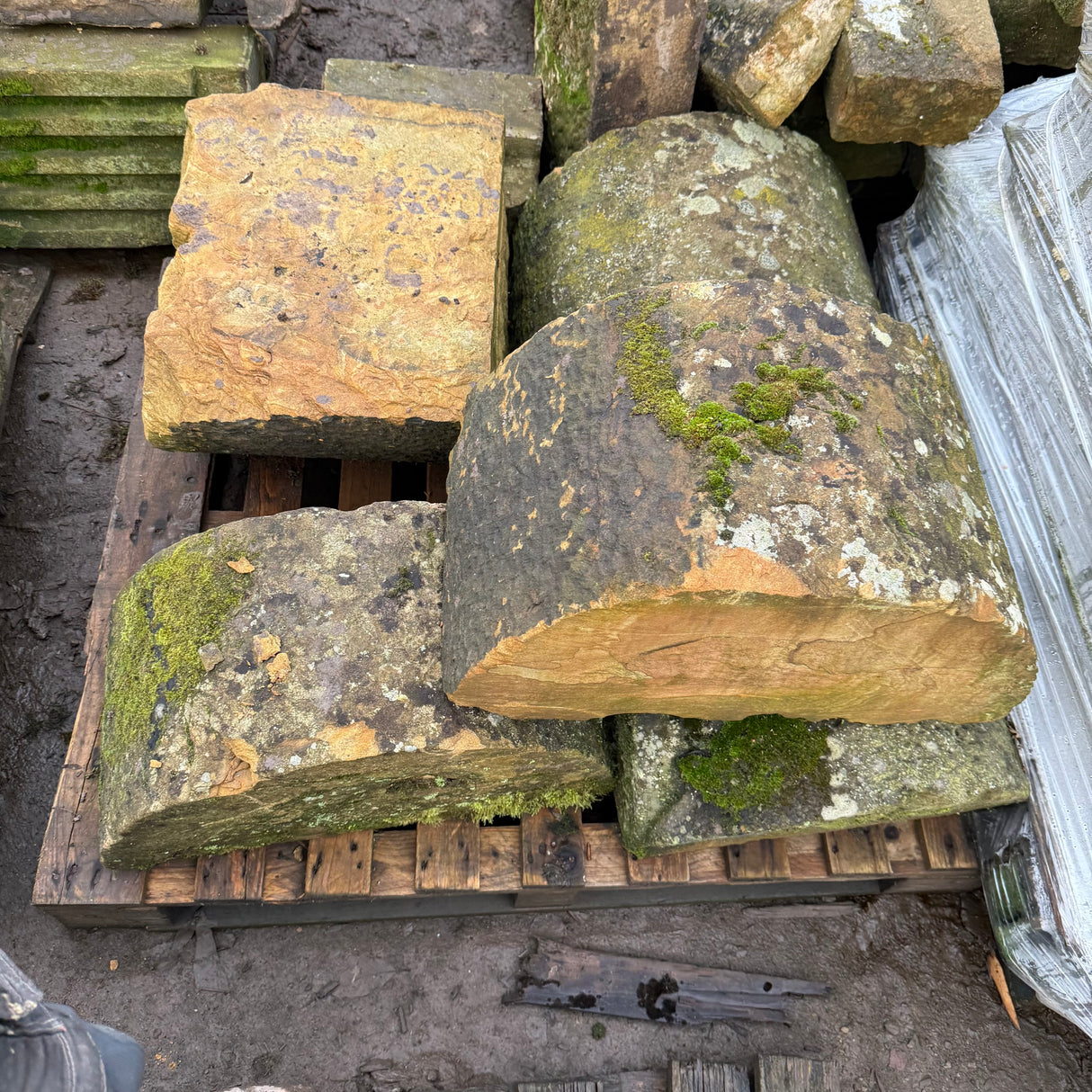 Reclaimed Half Round Wall Coping - Job Lot