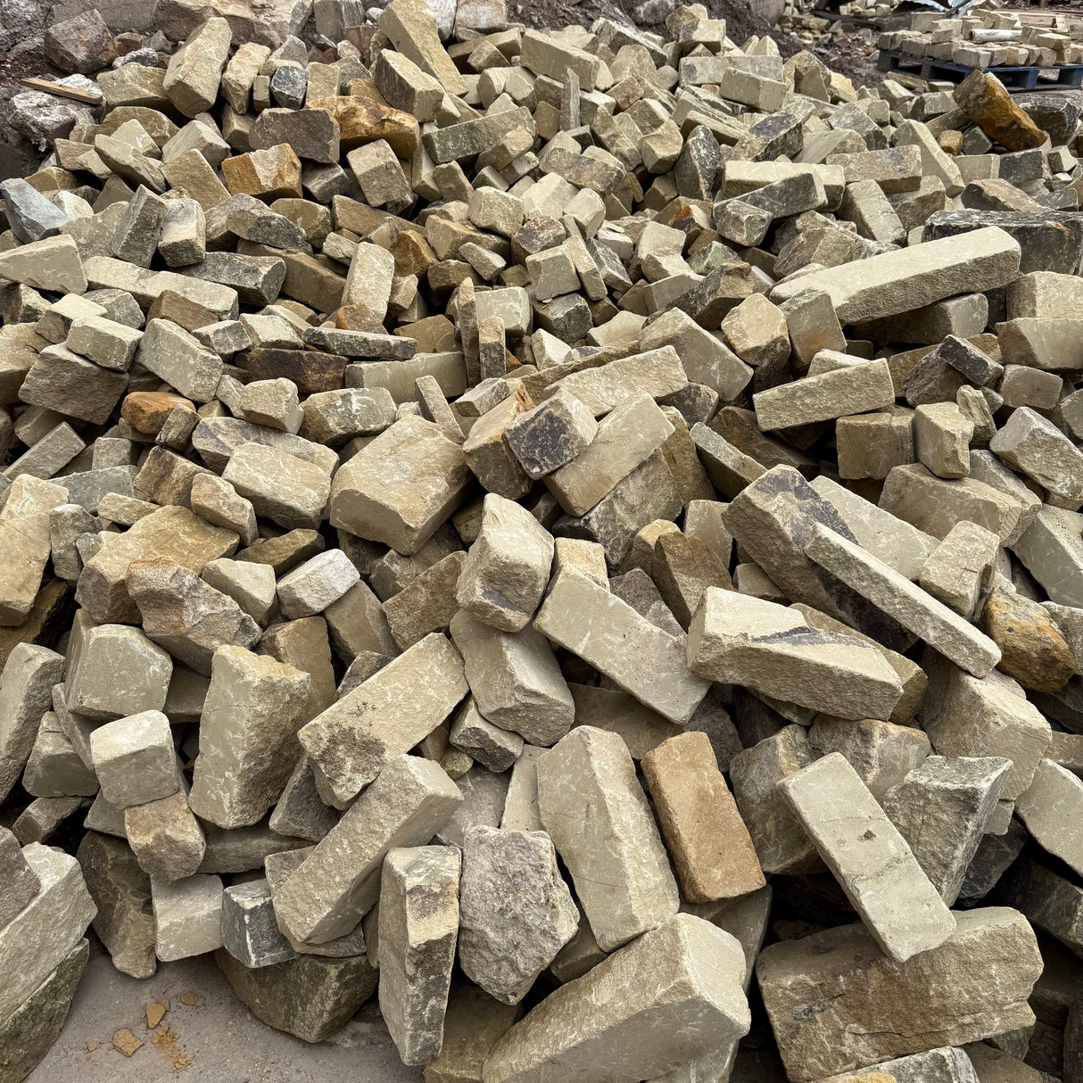 Tumbled Farmhouse Random Walling Stone in Bulk Bags