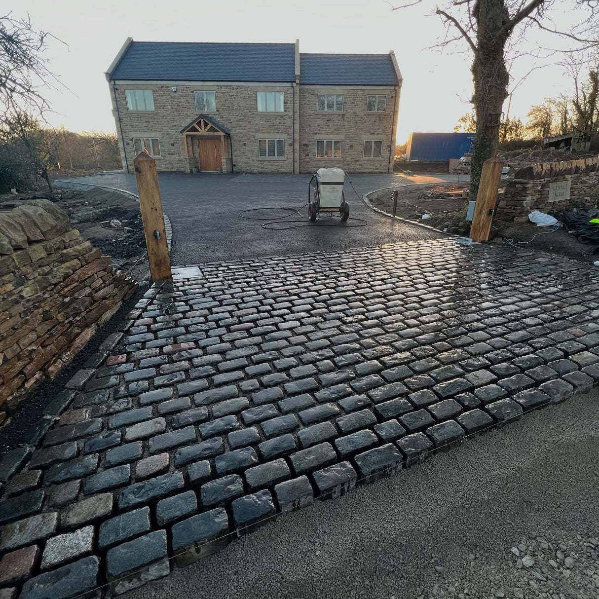 Reclaimed Mixed Granite Stone Cobble Setts - Per Bag