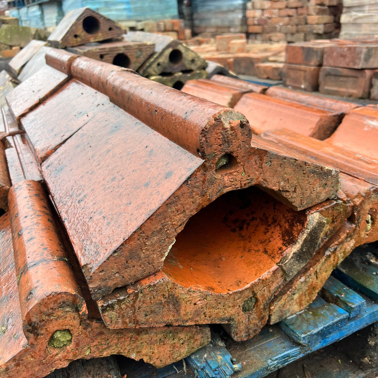 Reclaimed Terracotta Red Wall Coping - Job Lot