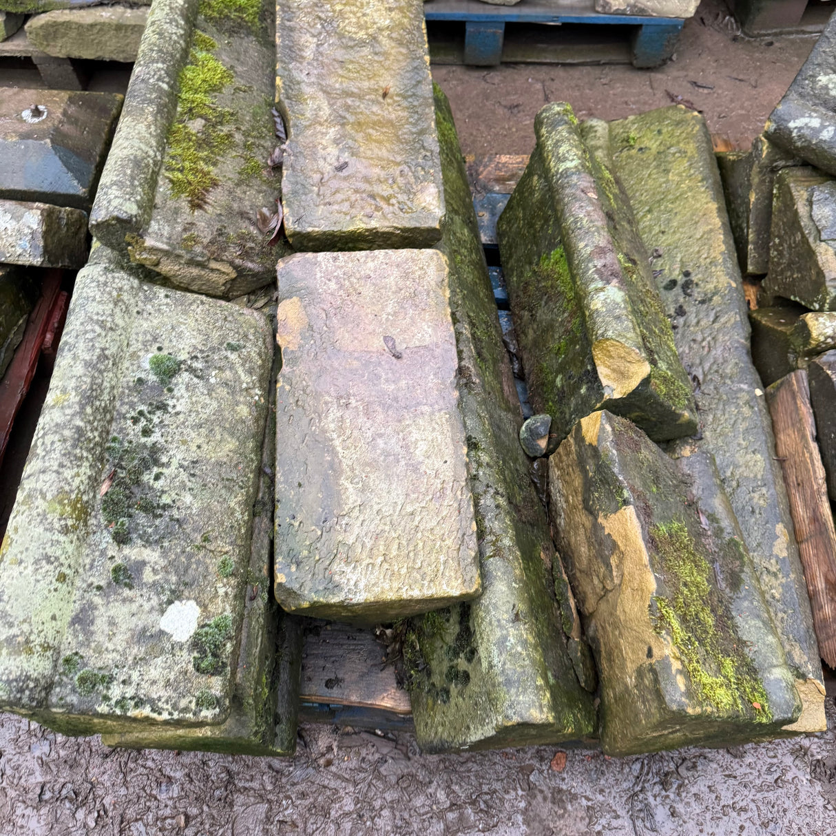 Reclaimed Roll Top Stone Wall Coping - Job Lot
