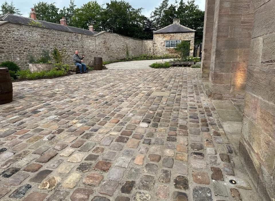 Reclaimed Grit Stone Cobbles - Per Bag