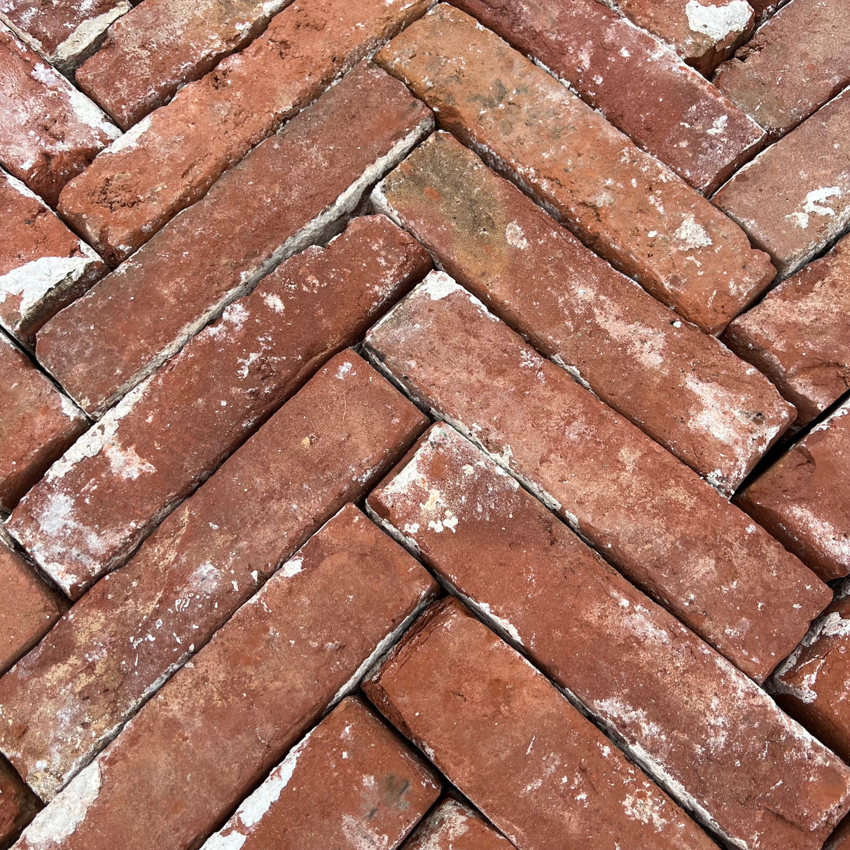 These rustic paving bricks can be laid in herringbone pattern, running bond, stack bond, basket weave or crosshatch and you will require 70 pieces to cover a full square meter. Transform your landscape with our eco-friendly pavers!