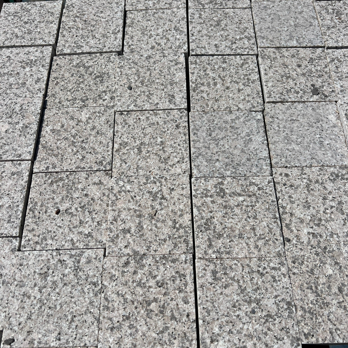 Flamed Silver Granite 100mm x 100mm Paving Cobble - Reclaimed Brick Company