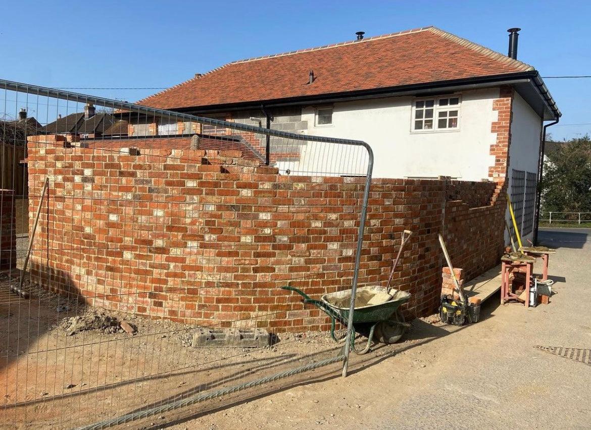 House Extension and Matching Boundary Walls Built Using Reclaimed 2 3/4" Bricks in Cotswold - Reclaimed Brick Company