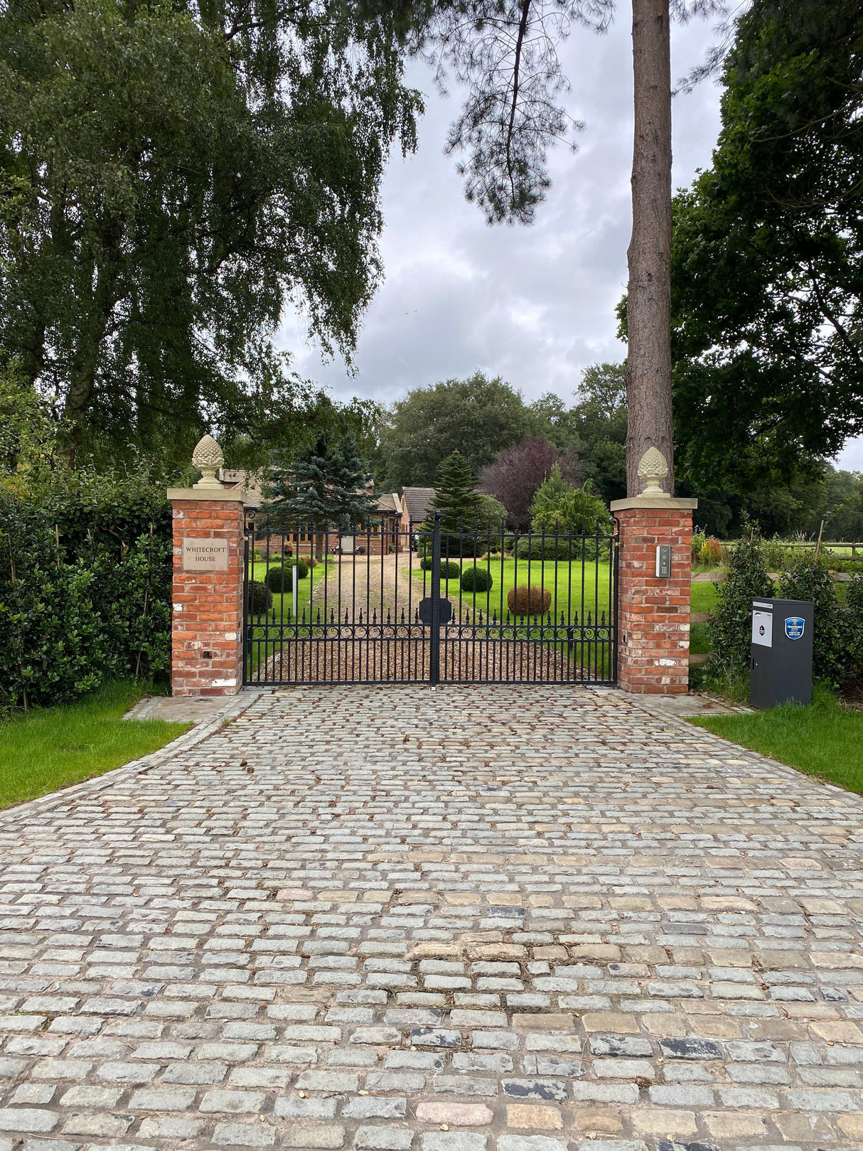 Reclaimed Brick Pillar & Granite Cobble Strip Gate Entrance, Alderley Edge, Cheshire - Reclaimed Brick Company