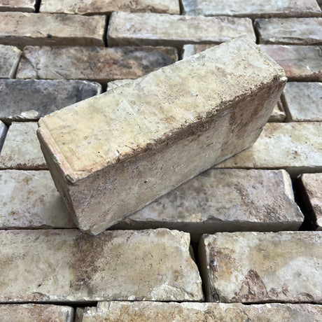 Reclaimed Cambridge 'War Boys' White Gault Handmade Bricks | Pack of 250 Bricks | Free Delivery - Reclaimed Brick Company