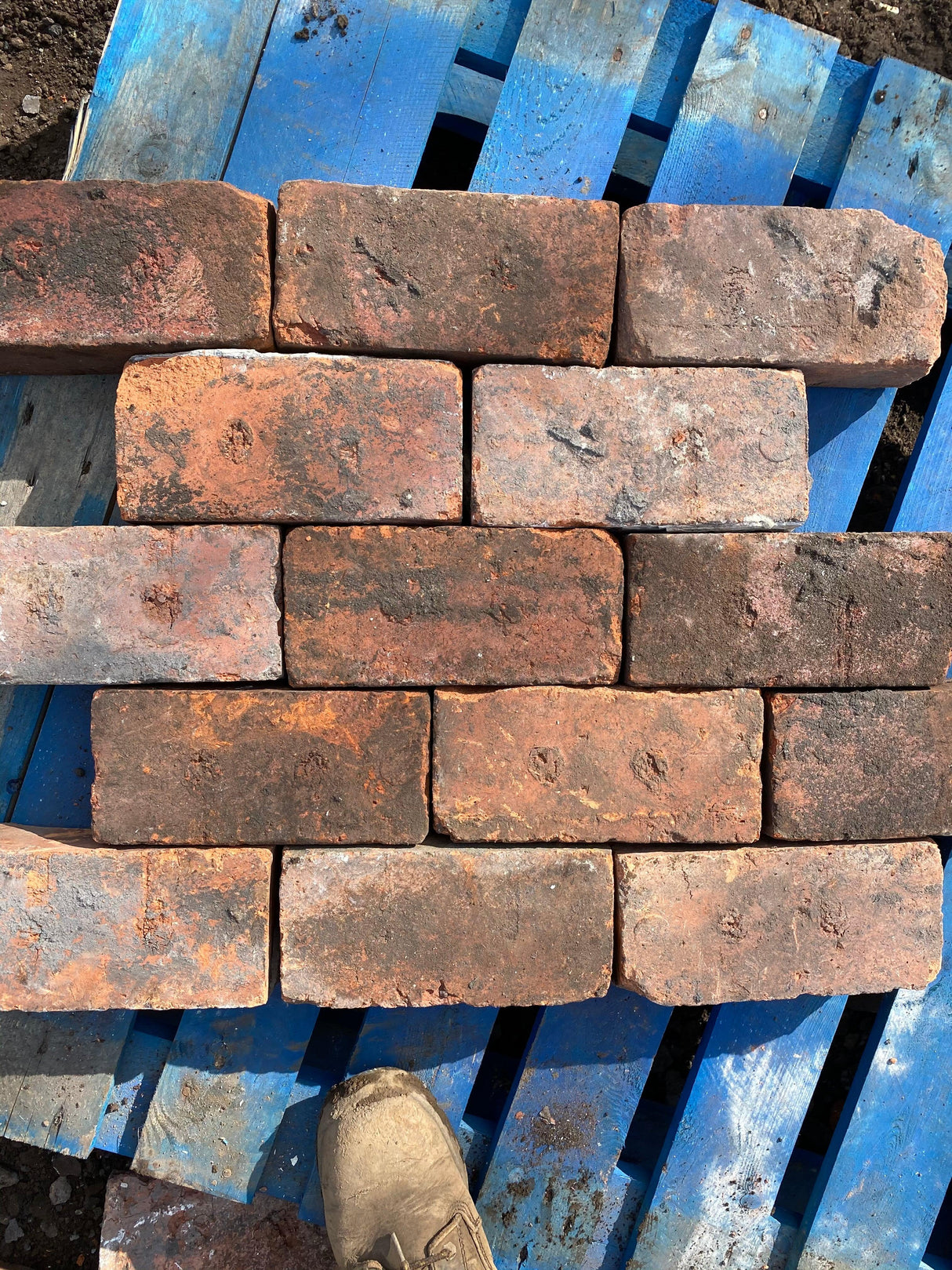 Reclaimed Common Blend Paving Bricks - Reclaimed Brick Company