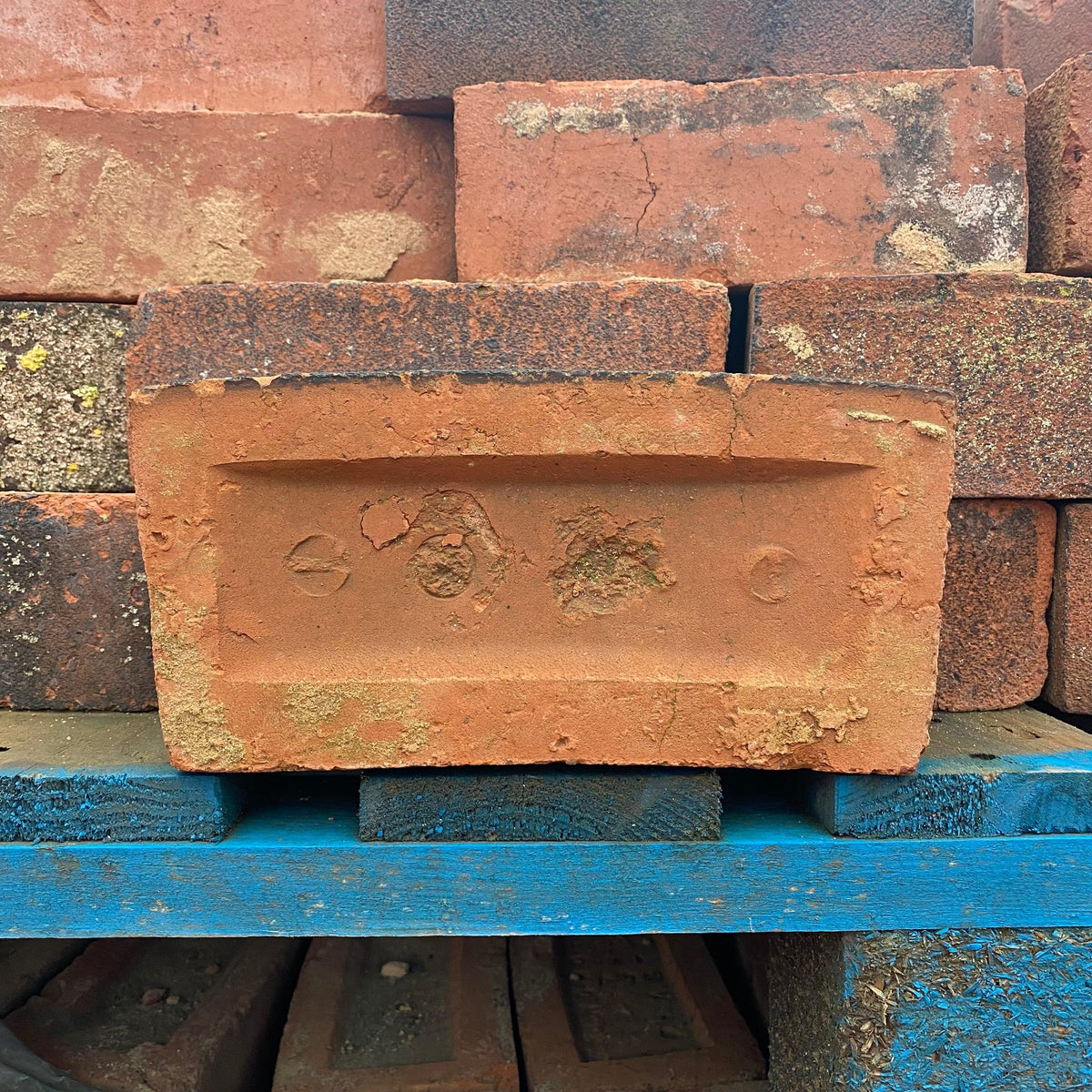 Radius Bricks Reclaimed Curved Radius Bay Window Bricks – Reclaimed Brick Company