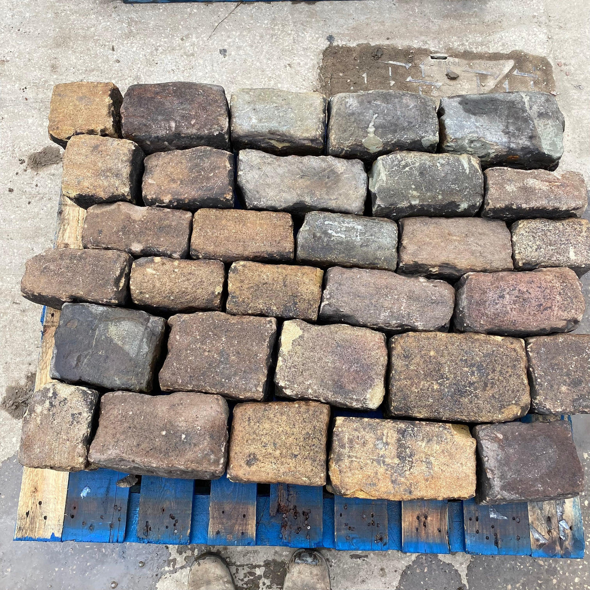 Reclaimed Grit Stone Cobbles / Setts - Reclaimed Brick Company
