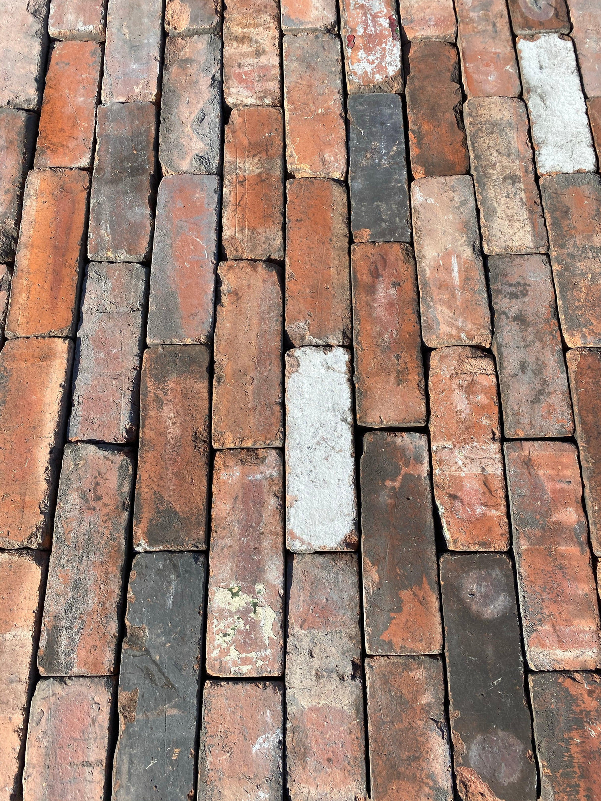 Rustic Weathered Bricks - Reclaimed Brick Company