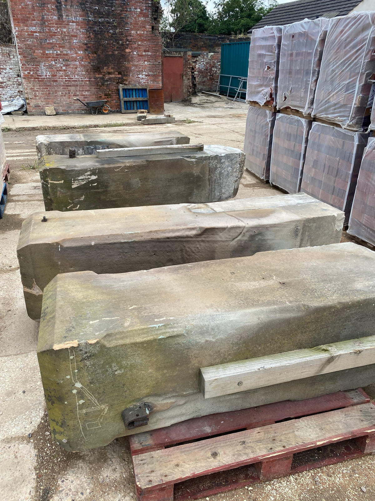 Gate Posts Large Reclaimed Large Stone Gate Posts - (Set of 2) – Reclaimed Brick Company