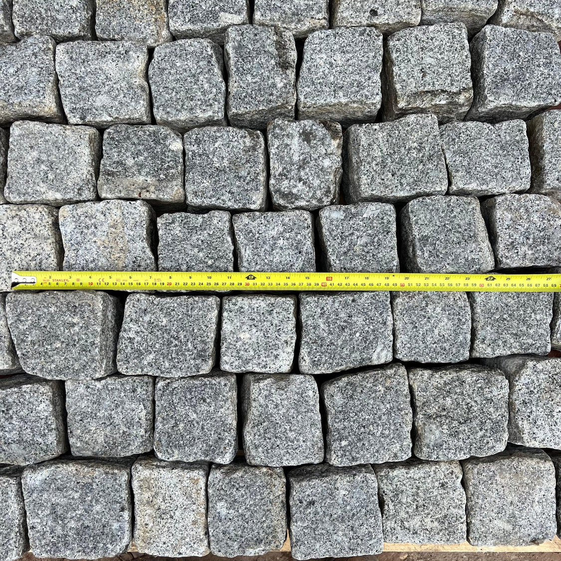 Cobble Sized Rocks Reclaimed London Granite Cobble Setts | Stone Cobblesetts – Reclaimed ...