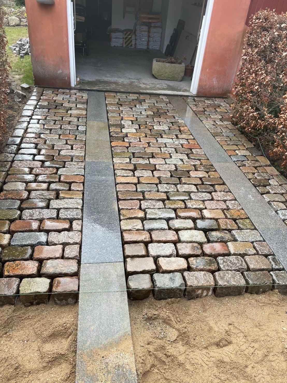Reclaimed Mixed Granite Stone Cobble / Setts - Reclaimed Brick Company
