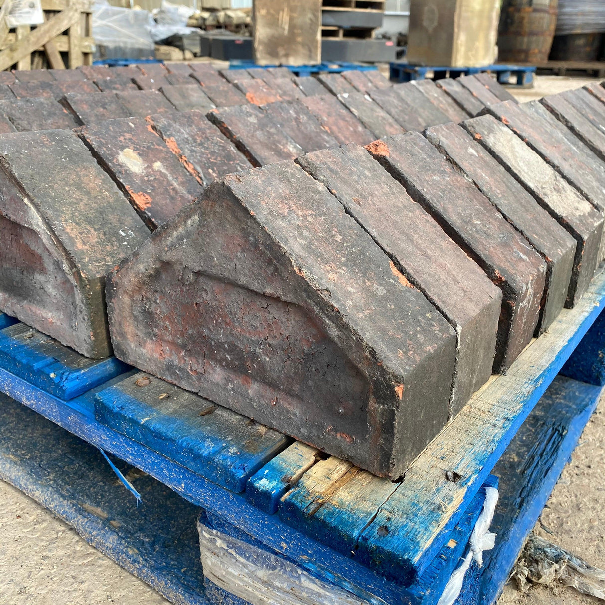 Reclaimed Single Triangle Wall Coping Bricks - Batch of 10 Linear Meters - Reclaimed Brick Company