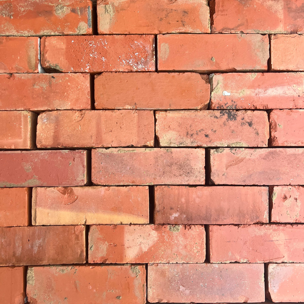 Reclaimed Smooth Red Wirecut Bricks | Pack of 250 Brick | Free Delivery - Reclaimed Brick Company